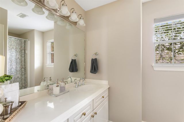 213 Regal Lane, Liberty, TX 77575