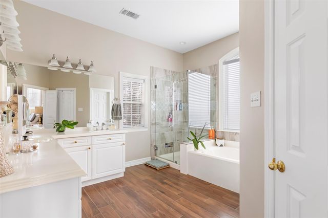 213 Regal Lane, Liberty, TX 77575