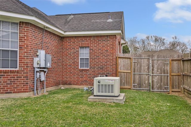 213 Regal Lane, Liberty, TX 77575