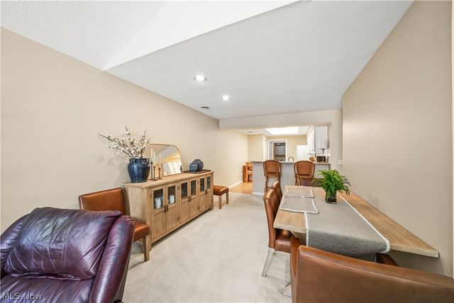 8181 Cyrus Lane, Sagamore Hills, OH 44067