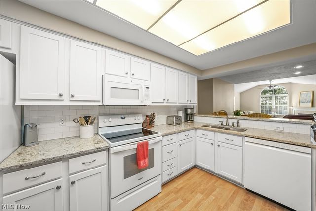 8181 Cyrus Lane, Sagamore Hills, OH 44067