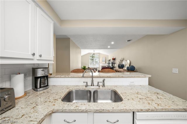 8181 Cyrus Lane, Sagamore Hills, OH 44067