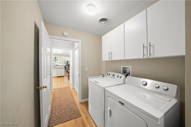 8181 Cyrus Lane, Sagamore Hills, OH 44067