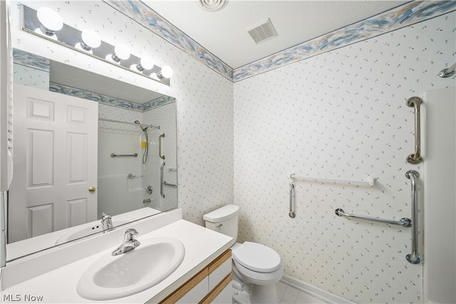 8181 Cyrus Lane, Sagamore Hills, OH 44067