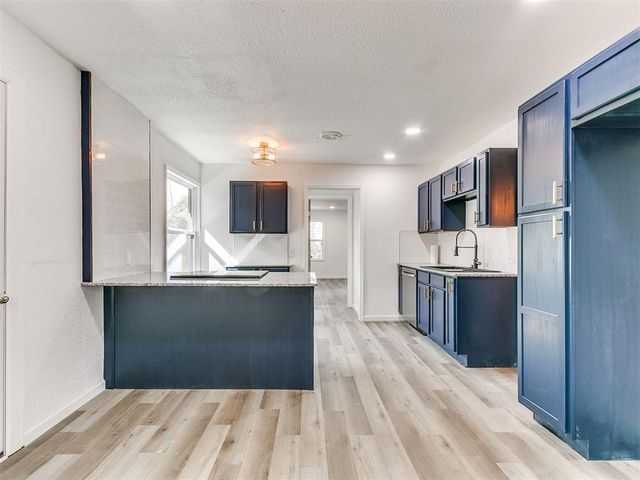 300 Oak Street, Oklahoma City, OK 73110