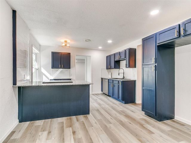 300 Oak Street, Oklahoma City, OK 73110