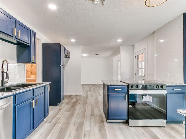 300 Oak Street, Oklahoma City, OK 73110