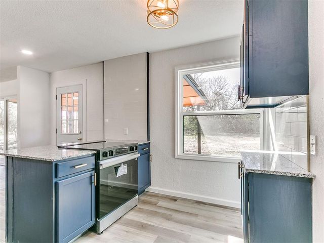 300 Oak Street, Oklahoma City, OK 73110