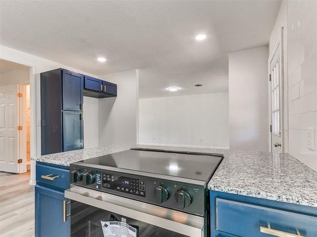 300 Oak Street, Oklahoma City, OK 73110