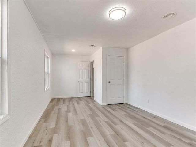 300 Oak Street, Oklahoma City, OK 73110