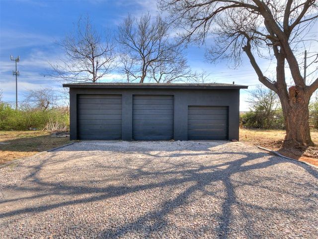 300 Oak Street, Oklahoma City, OK 73110