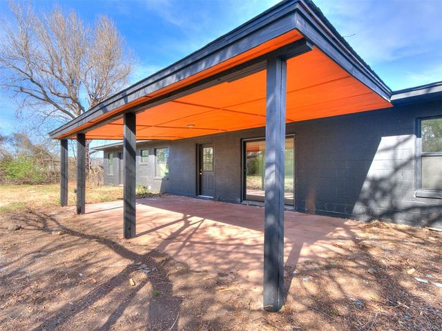 300 Oak Street, Oklahoma City, OK 73110