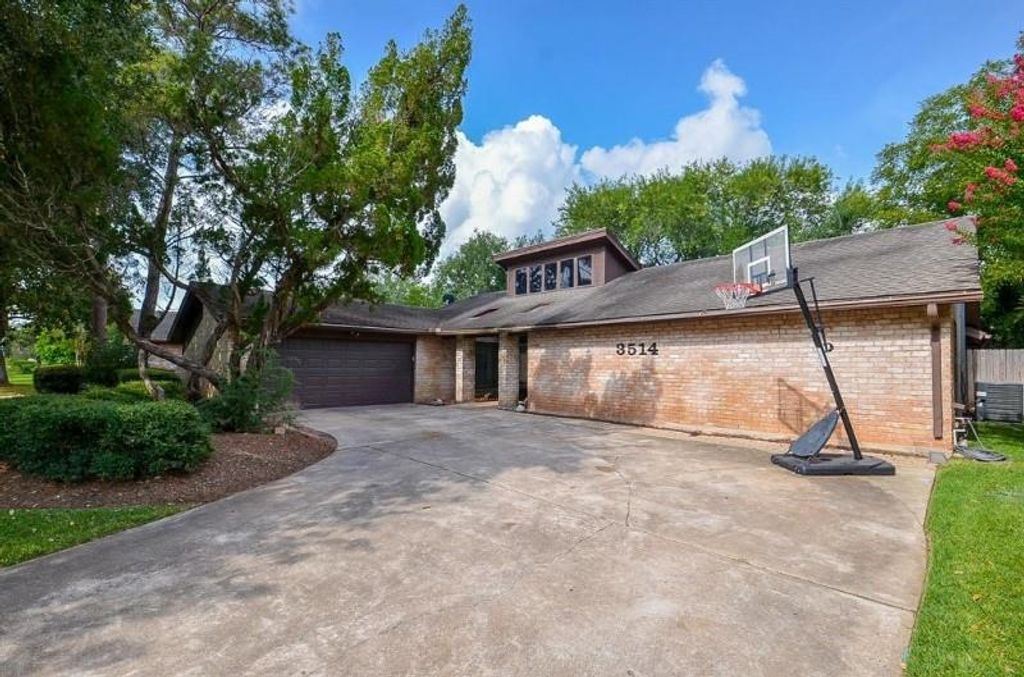 3514 W Creek Club Drive, Missouri City, TX 77459