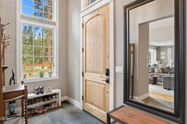 17169 Kingsburg Road, Bend, OR 97707
