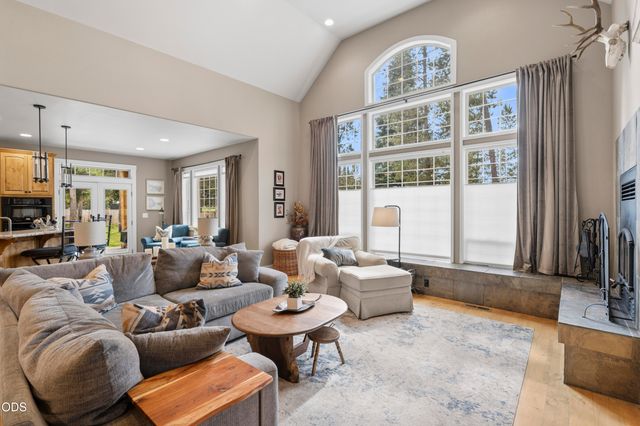 17169 Kingsburg Road, Bend, OR 97707