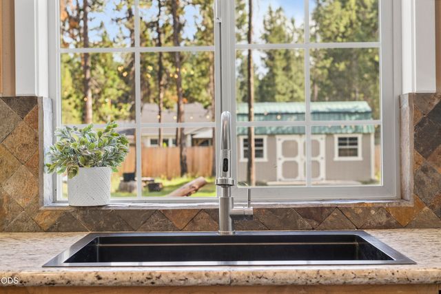 17169 Kingsburg Road, Bend, OR 97707