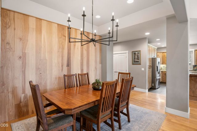 17169 Kingsburg Road, Bend, OR 97707