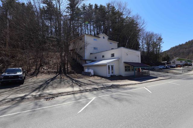 568 North Main Street, Hartford, VT 05001