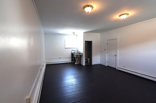 568 North Main Street, Hartford, VT 05001