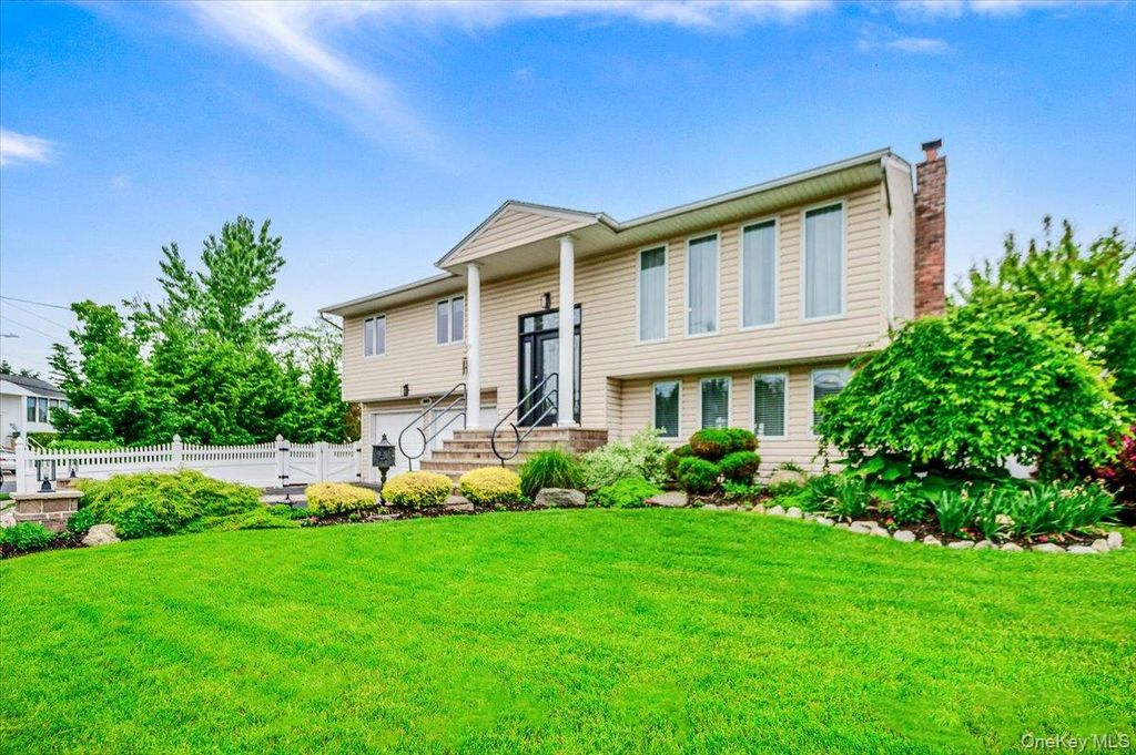3683 Illona Lane, Oceanside, NY 11572