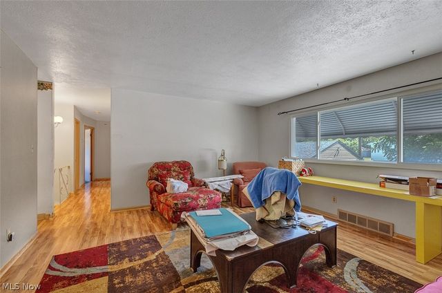 5707 Vickie Lane, Bedford Heights, OH 44146