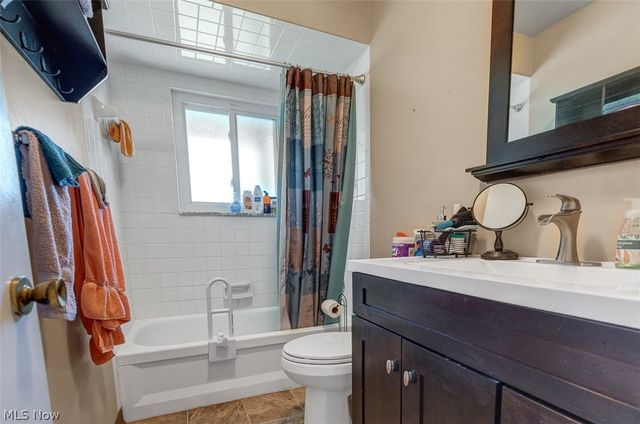 5707 Vickie Lane, Bedford Heights, OH 44146