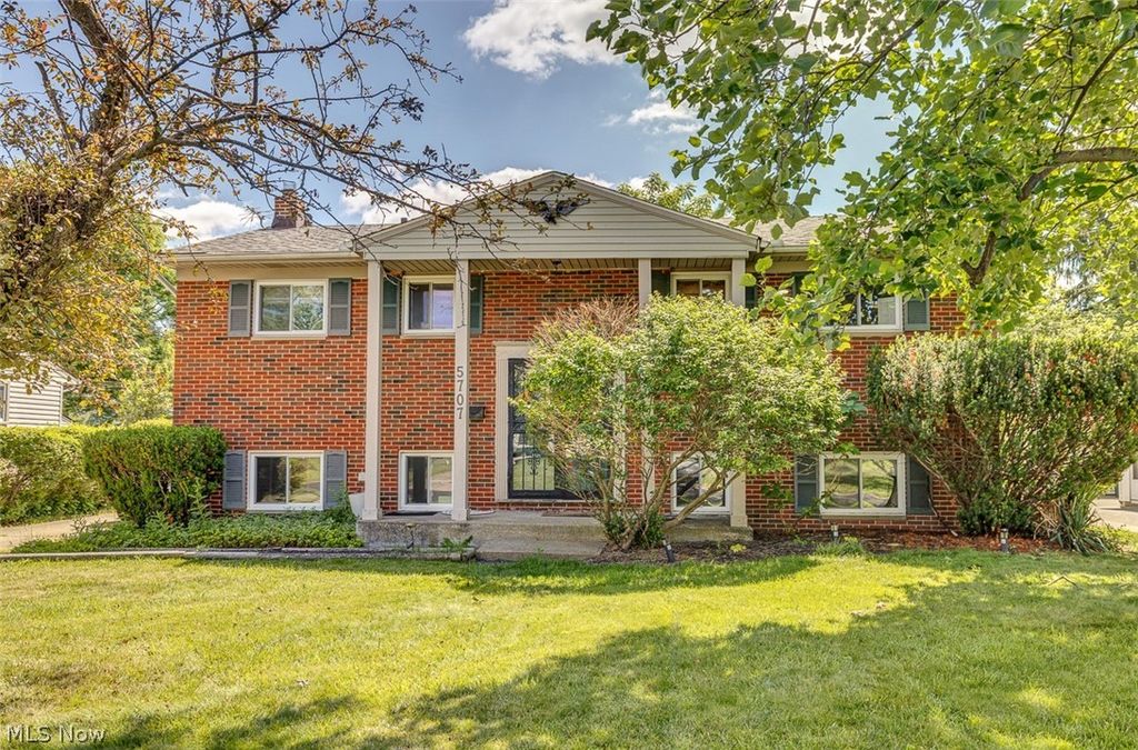 5707 Vickie Lane, Bedford Heights, OH 44146
