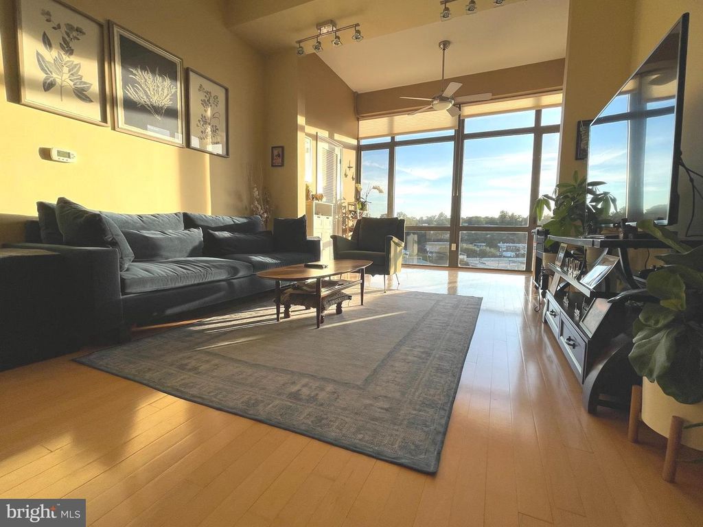 2720 S ARLINGTON MILL DR #1107, Arlington, VA 22206