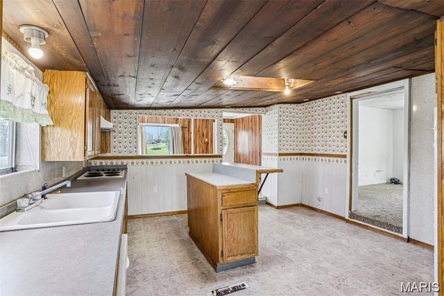 700 Lovett Street, De Soto, MO 63020
