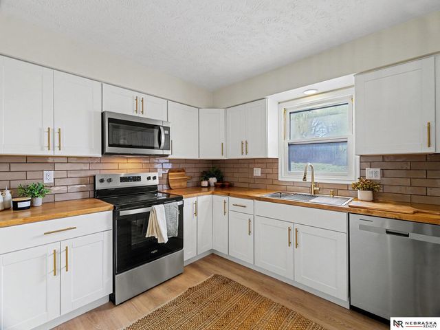 3507 Lynnwood Drive, Bellevue, NE 68123