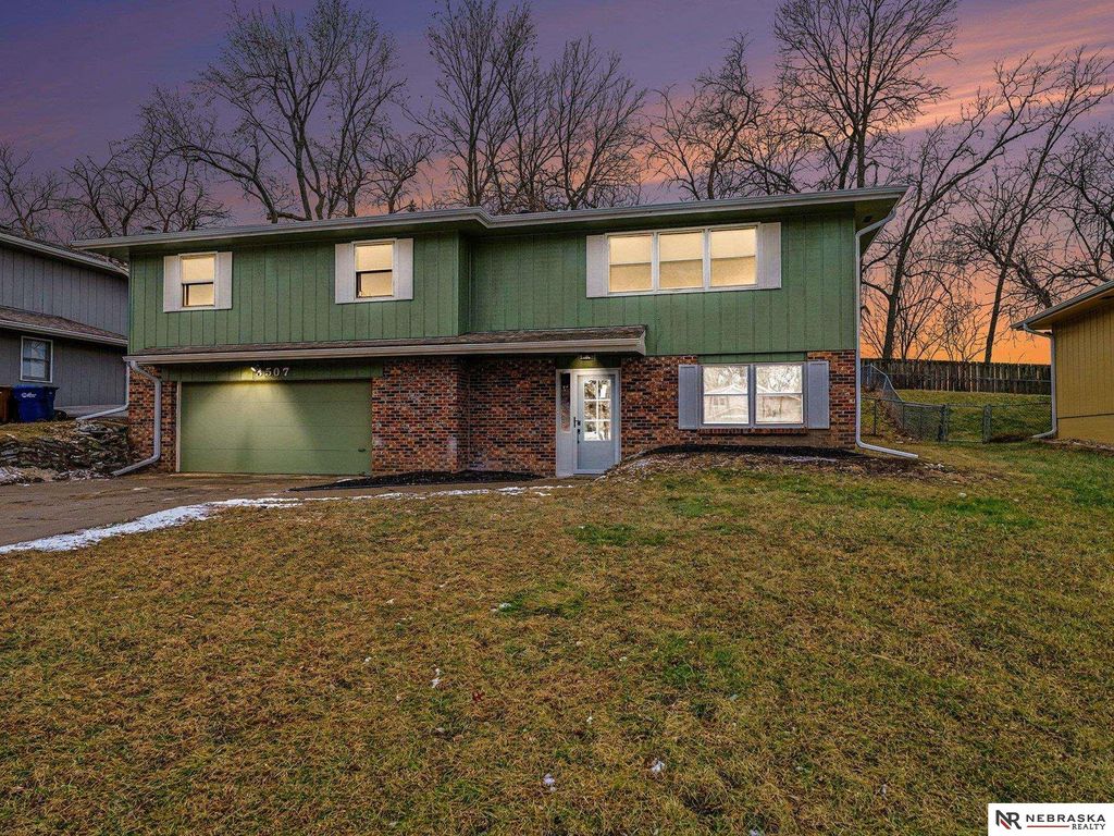 3507 Lynnwood Drive, Bellevue, NE 68123