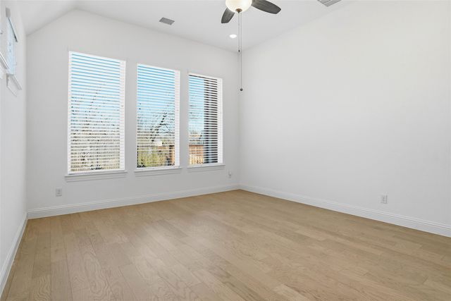 297 Waters Edge Drive, Argyle, TX 76226