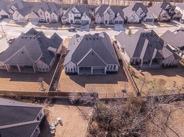 297 Waters Edge Drive, Argyle, TX 76226