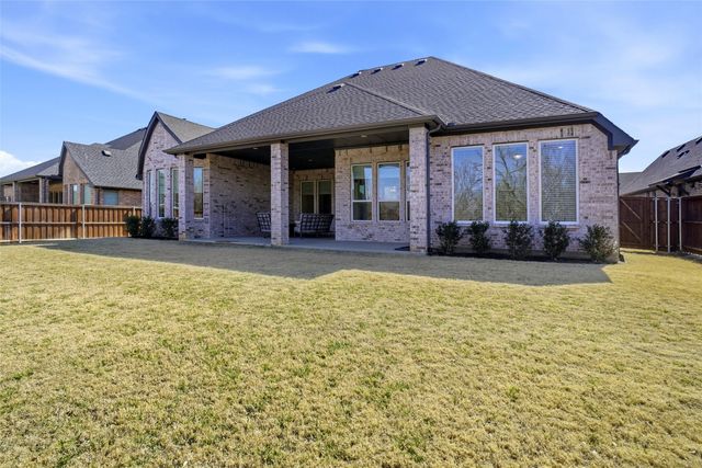 297 Waters Edge Drive, Argyle, TX 76226