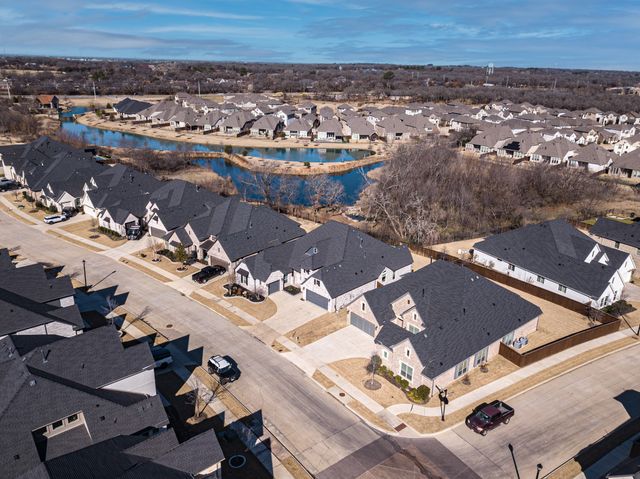 297 Waters Edge Drive, Argyle, TX 76226