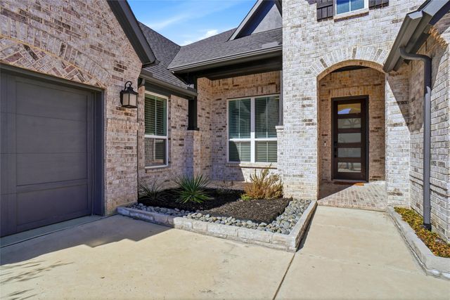 297 Waters Edge Drive, Argyle, TX 76226