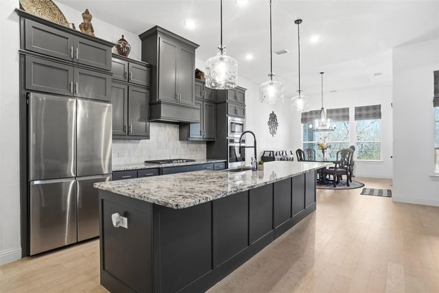 297 Waters Edge Drive, Argyle, TX 76226