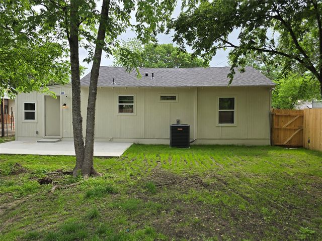 515 Elkhart Avenue, Dallas, TX 75217