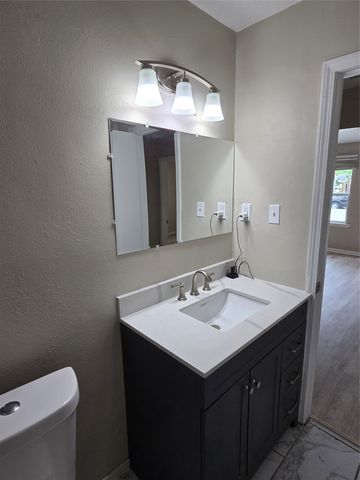 515 Elkhart Avenue, Dallas, TX 75217