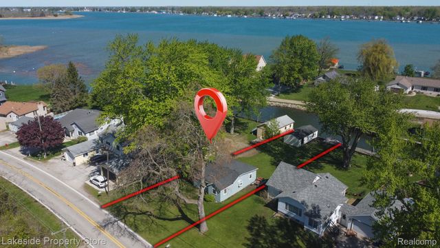 2662 Cottage Lane, Clay Township, MI 48028