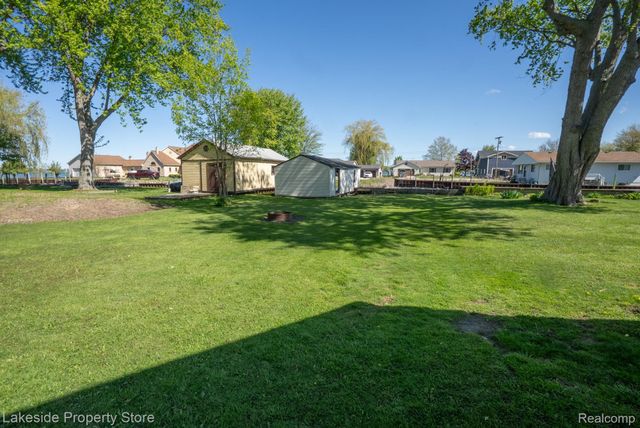 2662 Cottage Lane, Clay Township, MI 48028