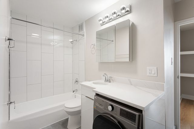 6166 N Sheridan Road 26K, Chicago, IL 60660