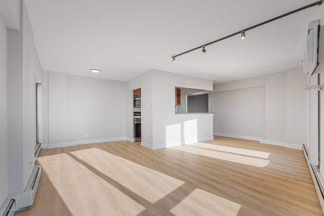 6166 N Sheridan Road 26K, Chicago, IL 60660