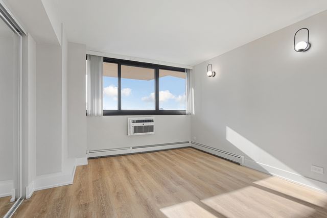 6166 N Sheridan Road 26K, Chicago, IL 60660