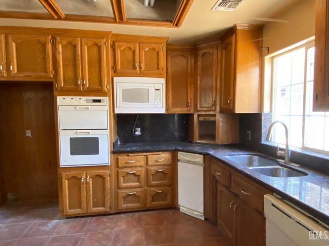 10800 Pitts Avenue, Bakersfield, CA 93306