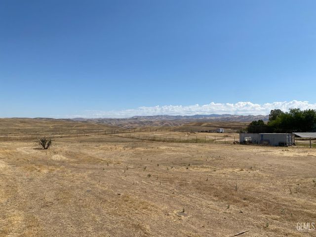 10800 Pitts Avenue, Bakersfield, CA 93306