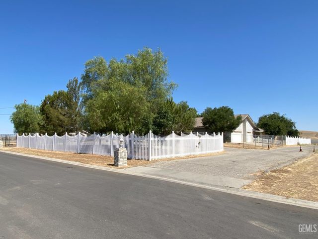 10800 Pitts Avenue, Bakersfield, CA 93306