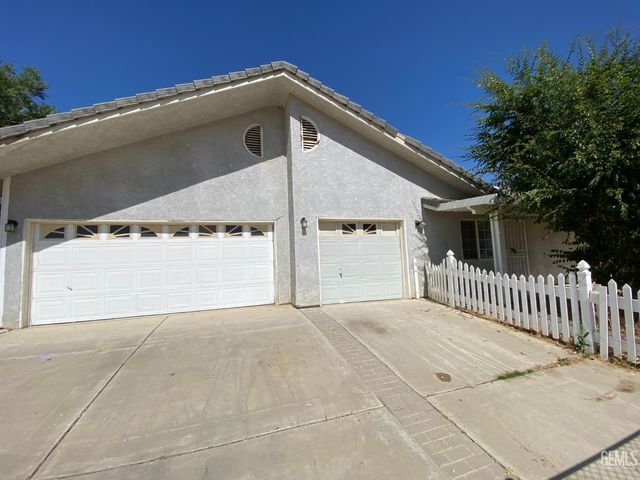10800 Pitts Avenue, Bakersfield, CA 93306