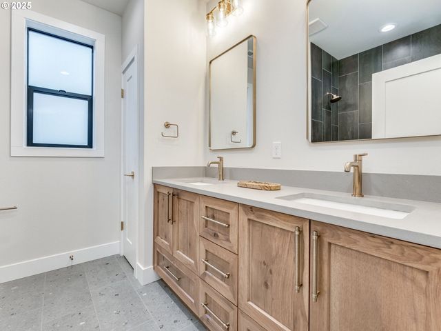 11006 Ne 54TH Ave, Vancouver, WA 98686