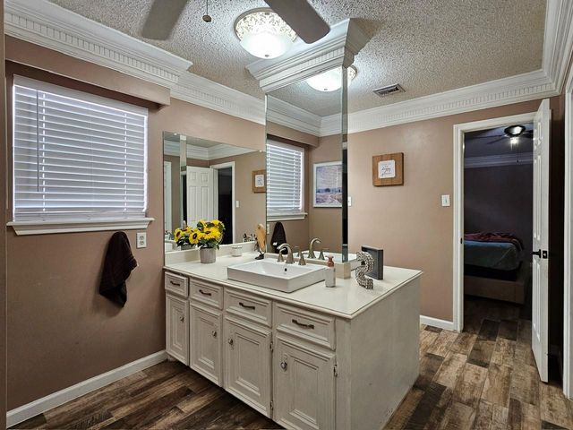 347 Champions Colony Iii, Houston, TX 77069